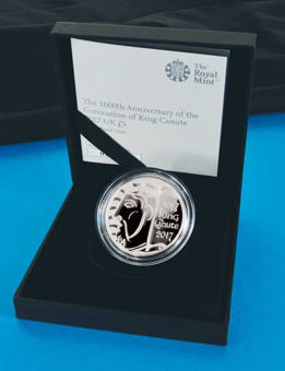 Picture of Elizabeth II, £5 (King Canute) 2017 Sterling  Silver Proof