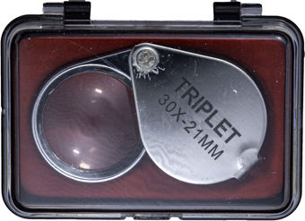 Triplet x30 Magnifier_boxed_top